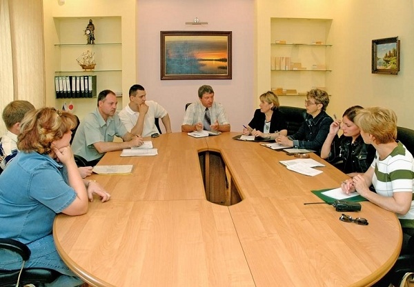 Идет совещание руководителей Идет совещание руководителей