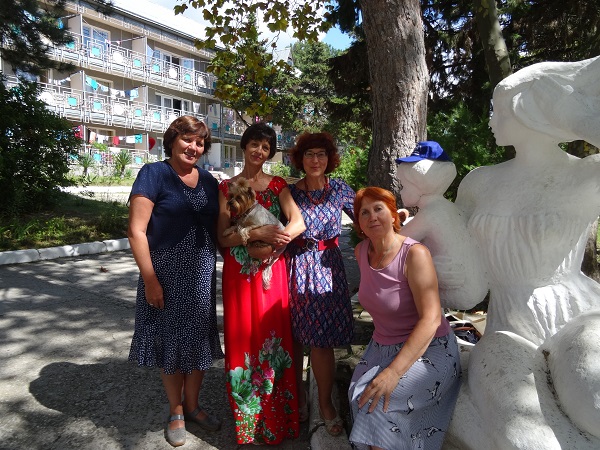 Самые лучшие девчата! Ирина Викторовна вторая слева направо