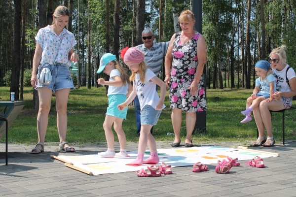 Шаг вперед, назад и в сторону! Шаг вперед, назад и в сторону!