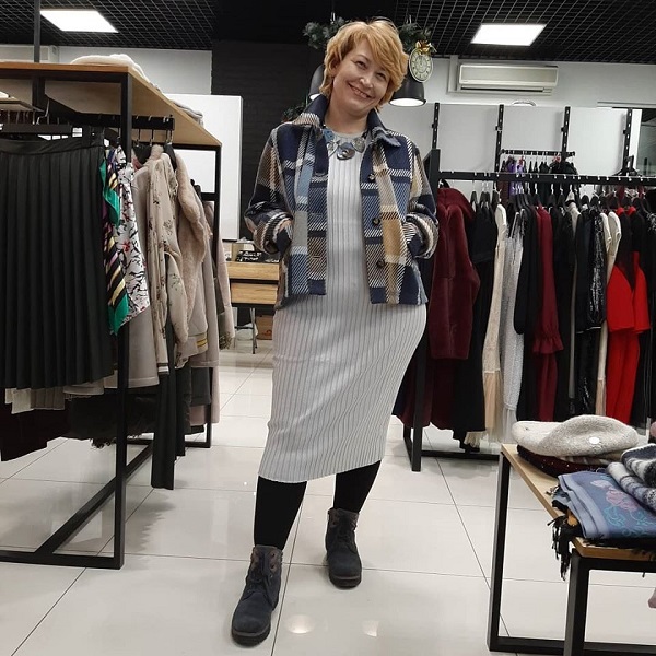 Лариса Александровна Сулейманова, директор Иркутской областной универсальной научной библиотеки им. И. И. Молчанова-Сибирского Лариса Александровна Сулейманова, директор Иркутской областной универсальной научной библиотеки им. И. И. Молчанова-Сибирского